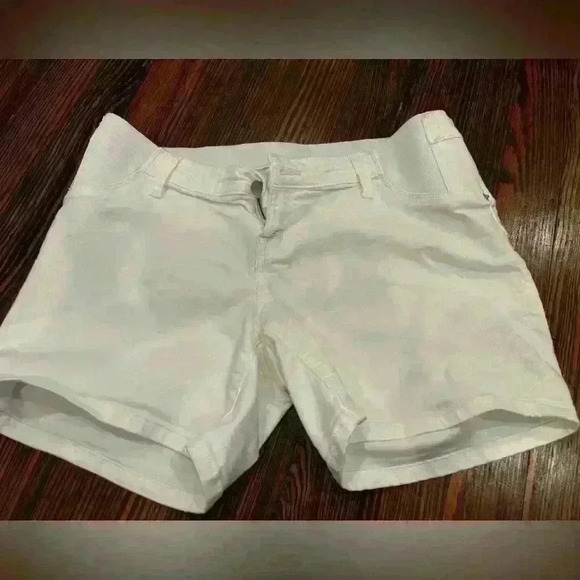 Liz Lange Maternity White Midi Shorts Size Small - Picture 1 of 4